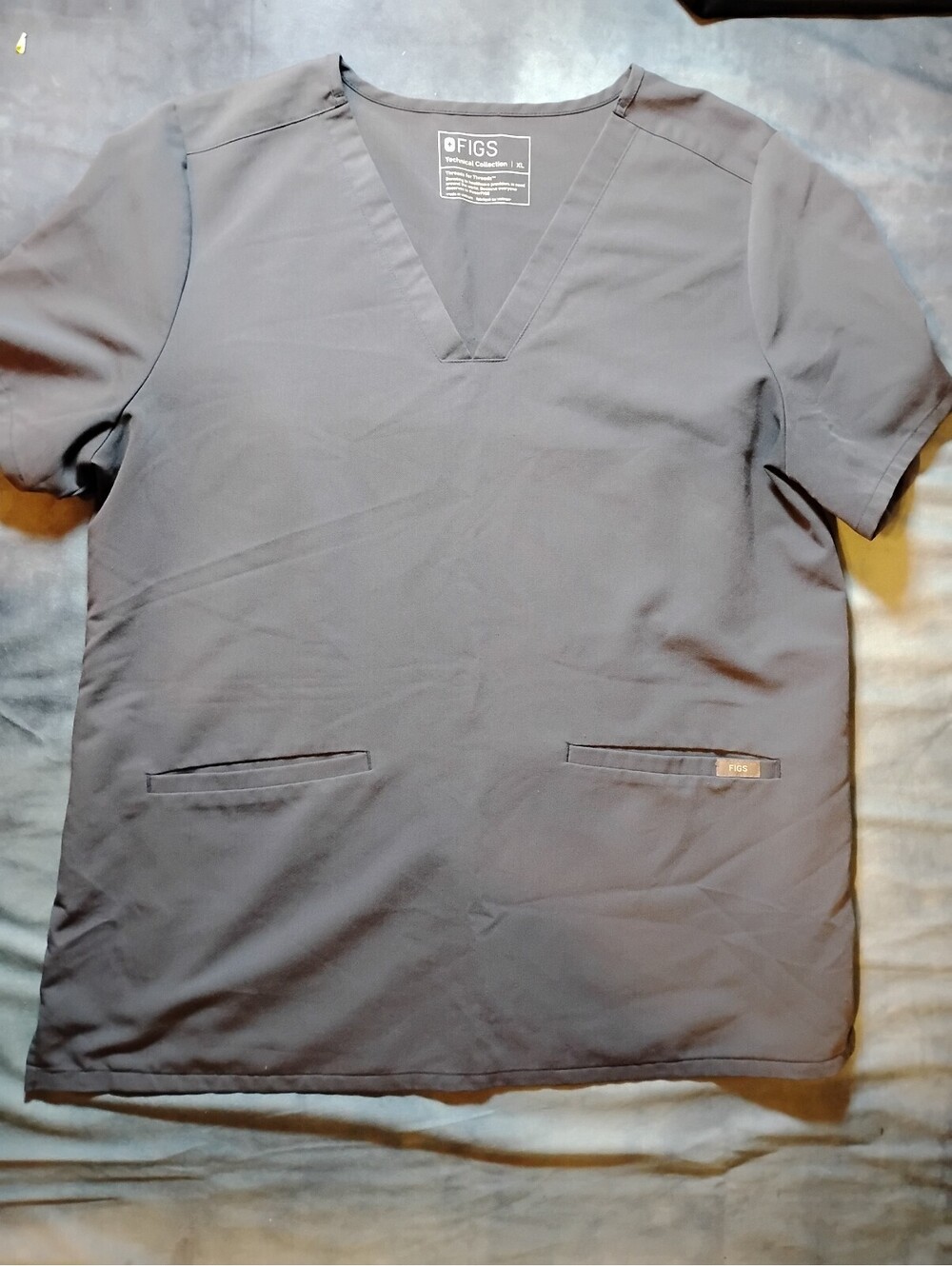 XL figs scrub top